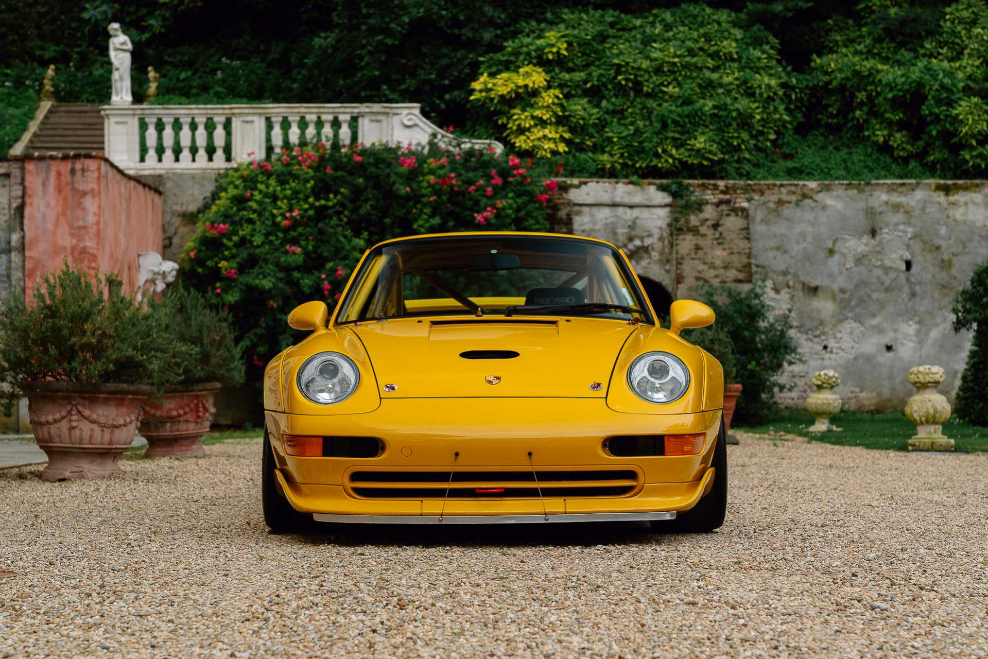 1995 Porsche 911 993 GT2 R | Girardo & Co